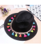 Dámský klobouk s barevnými dekoracemi