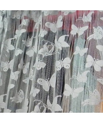 Ozdobná barevná záclona zdobená motýli