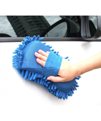 Mycí rukavice z jemných mikrovláken na automobil
